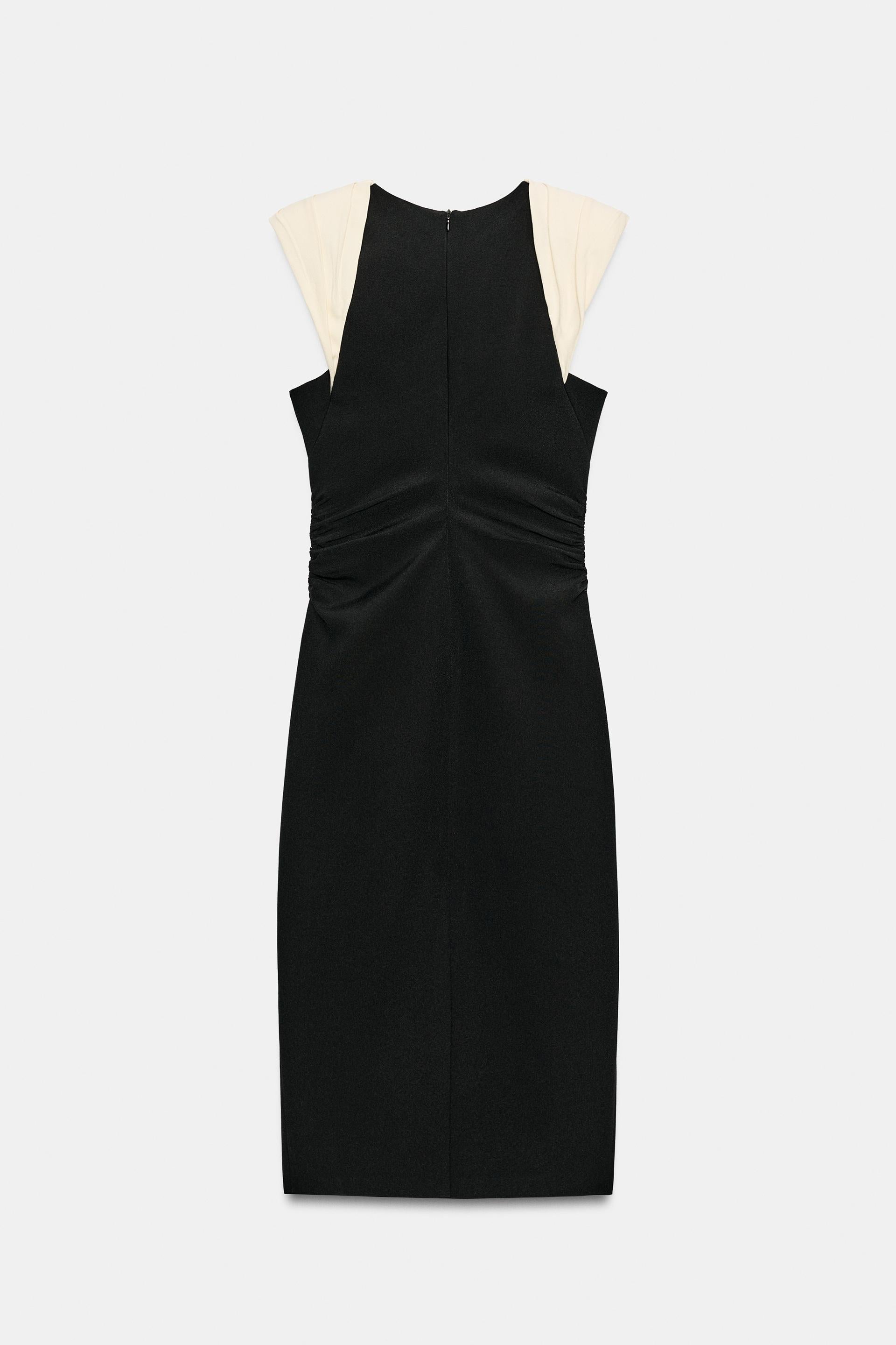#060B07, Noir / Blanc